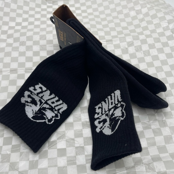 Vans Major Type Crew Socks (1 pair)
with jacquard art of a sinister skull - Picture 7 of 16